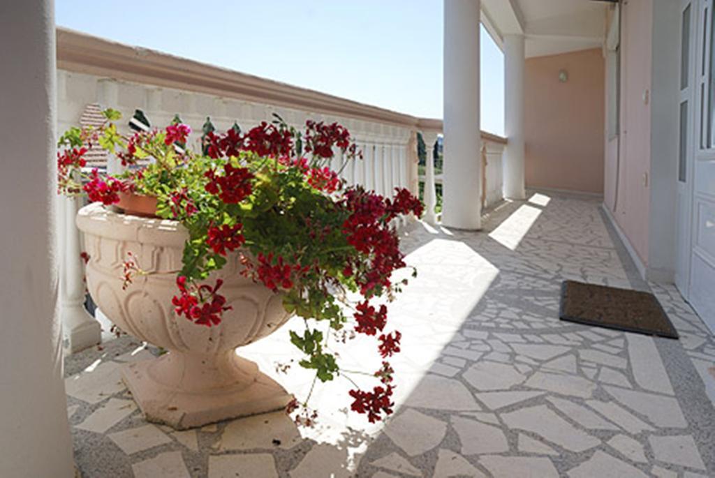 Di Vincenzo Inn Ulcinj Eksteriør bilde